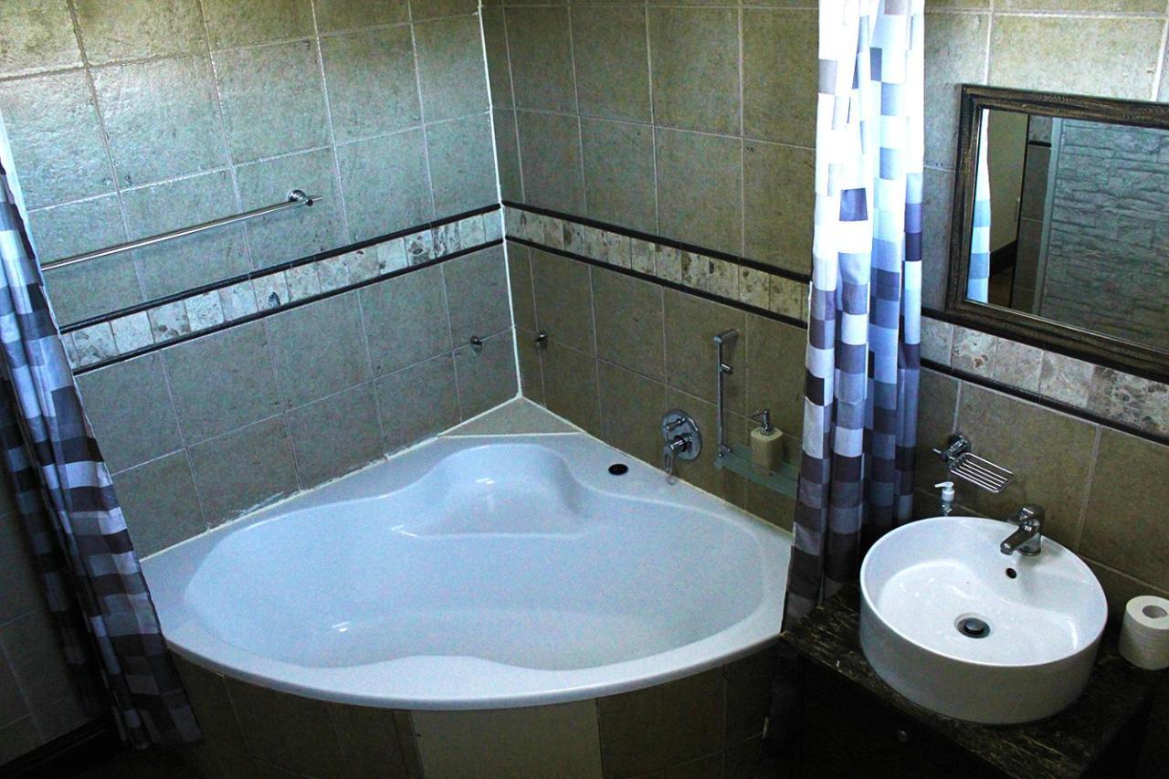 African Adventures Accommodation Durbanville Exterior foto